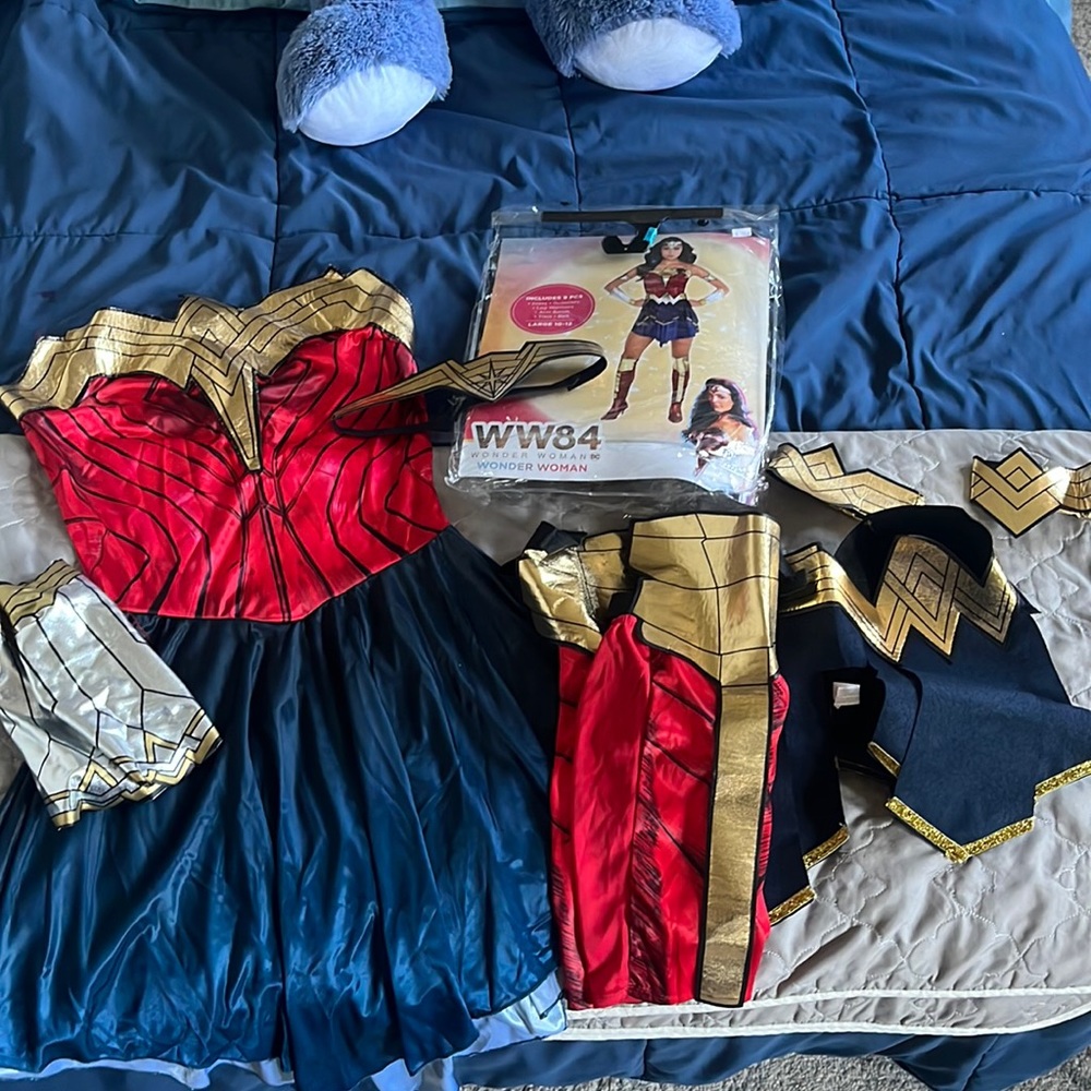 Womens size large Wonder Woman costume